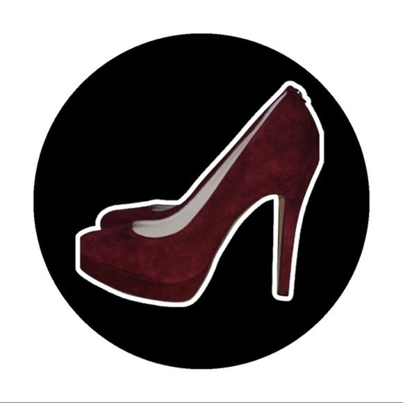 Michael Kors York Suede Pumps - Picture 2 of 8